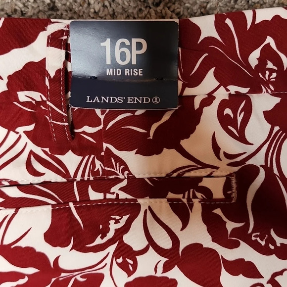 Land's End NWT Petite Size 16P Warm Cinnabar Floral Mid Rise Shorts - Picture 7 of 9